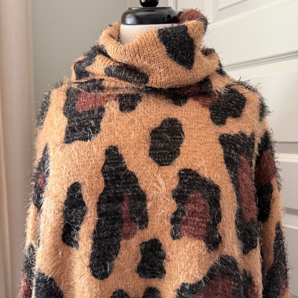NEW Show Me Your Mumu Fatima Turtleneck Sweater : Small - Picture 3 of 6
